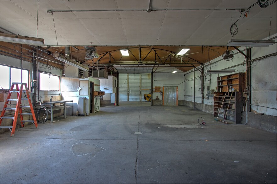 More Photos Of 1895 Frontage Rd, Mora Manufacturing For Sale