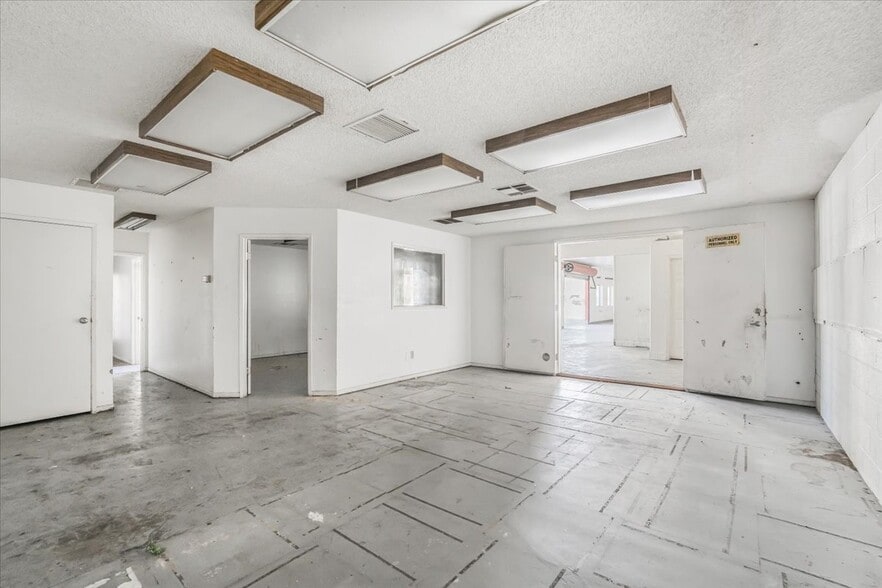 More Photos Of 820 Railroad Ave, Santa Paula Warehouse For Sale