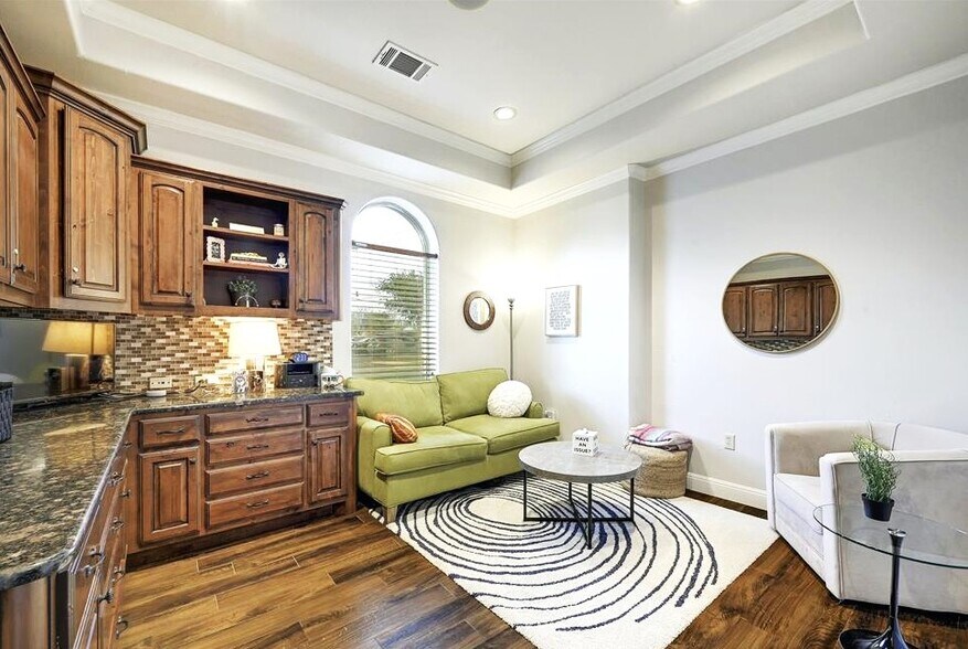 More Photos Of 302 Heatherwilde Blvd, Pflugerville Medical For Lease