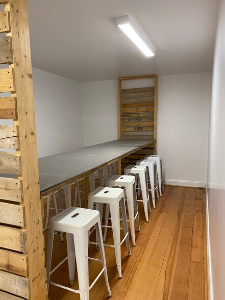More Photos Of 6332 Roosevelt Rd, Oak Park Loft Creative Space For Sale