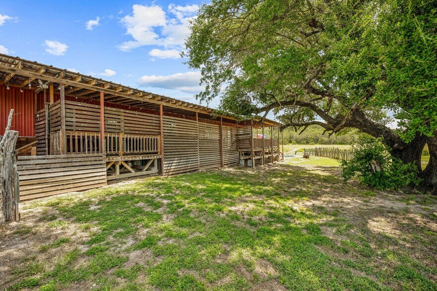 More Photos Of 825 Monarch Trail, Stephenville Specialty For Sale