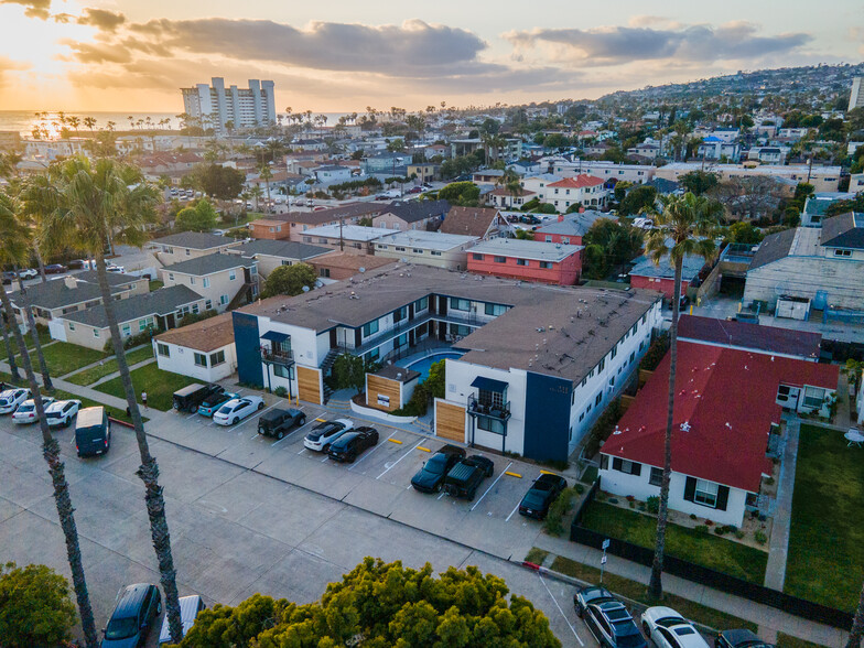 Primary Photo Of 930 Felspar St, San Diego Apartments For Sale