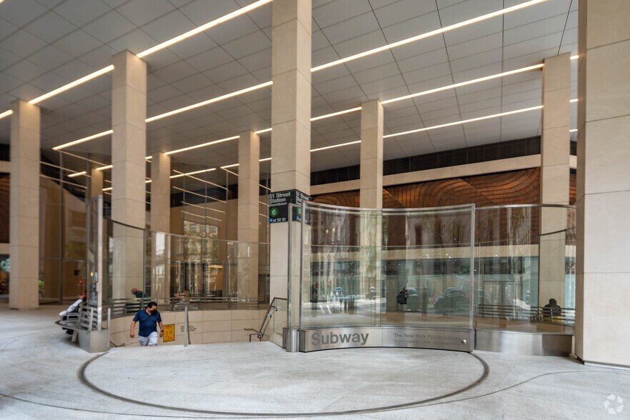 More Photos Of 560 Lexington Ave, New York Coworking Space