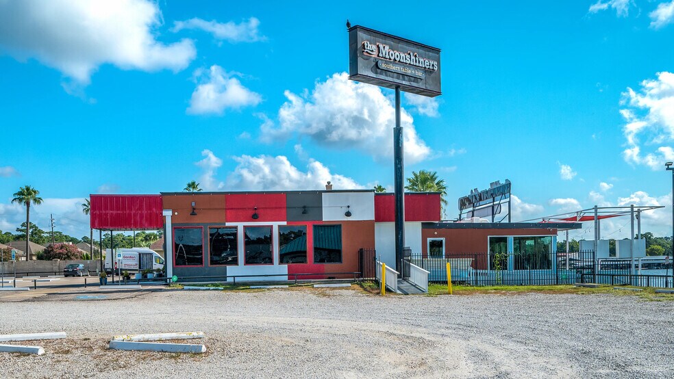 More Photos Of 15659 Marina Dr, Montgomery Restaurant For Lease