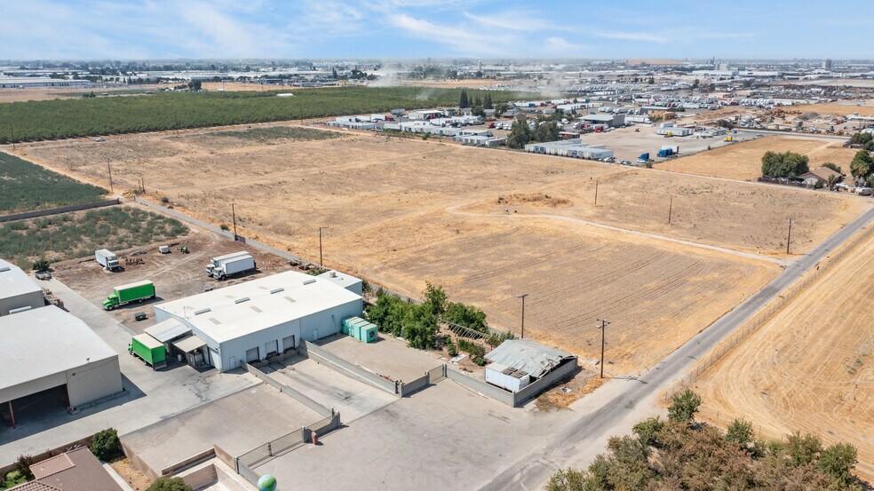 More Photos Of 2735 S Willow Ave, Fresno Service For Sale