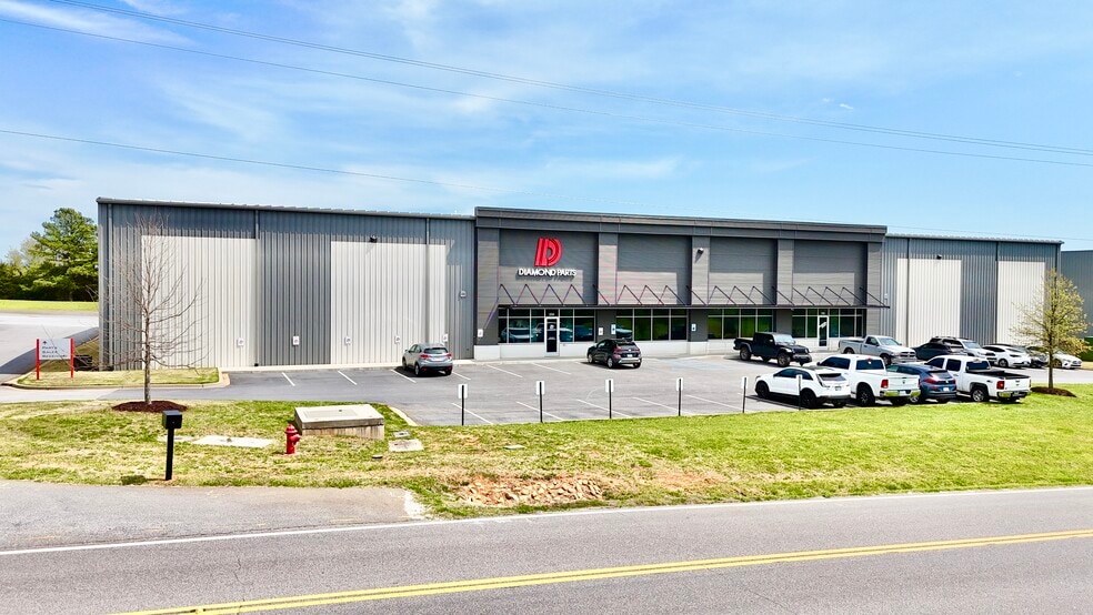 Primary Photo Of 340 Mayfield Rd, Duncan Service For Lease