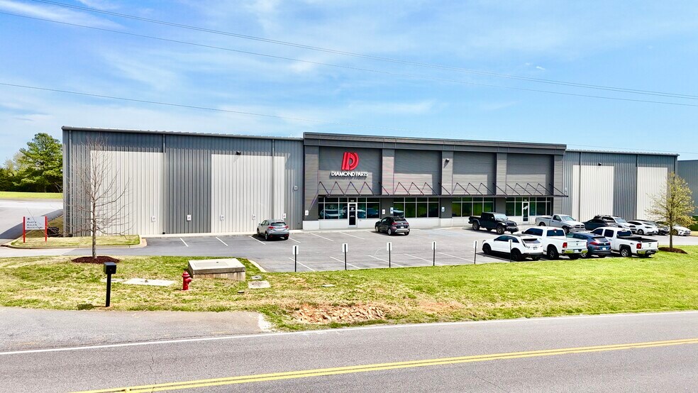 Primary Photo Of 350 Mayfield Rd, Duncan Service For Lease