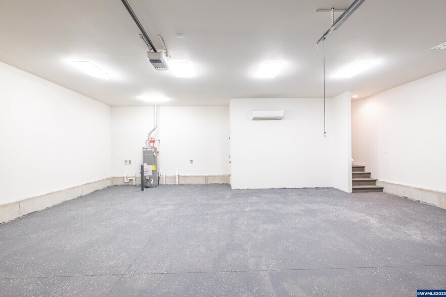 More Photos Of 4206 Main St, Sweet Home Auto Repair For Sale