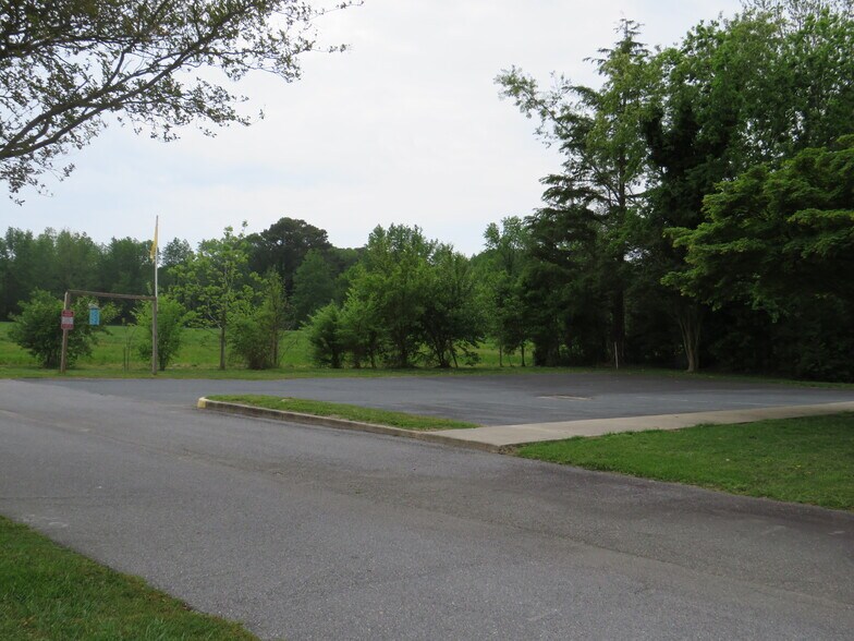 More Photos Of 9506 Hospital Ave, Nassawadox Medical For Sale