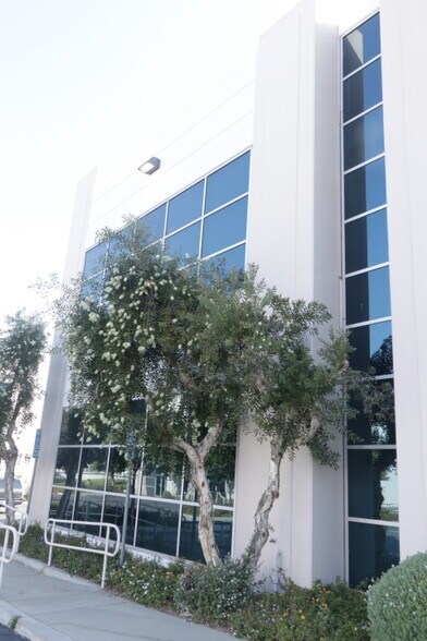 More Photos Of 2816 Columbia St, Torrance Light Distribution For Lease