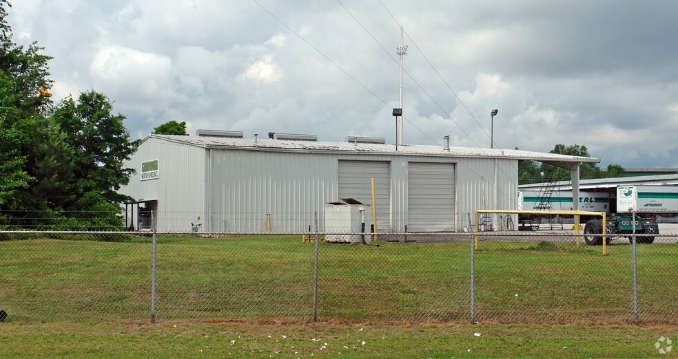 More Photos Of 25 Chrome Dr, Greenville Distribution For Lease