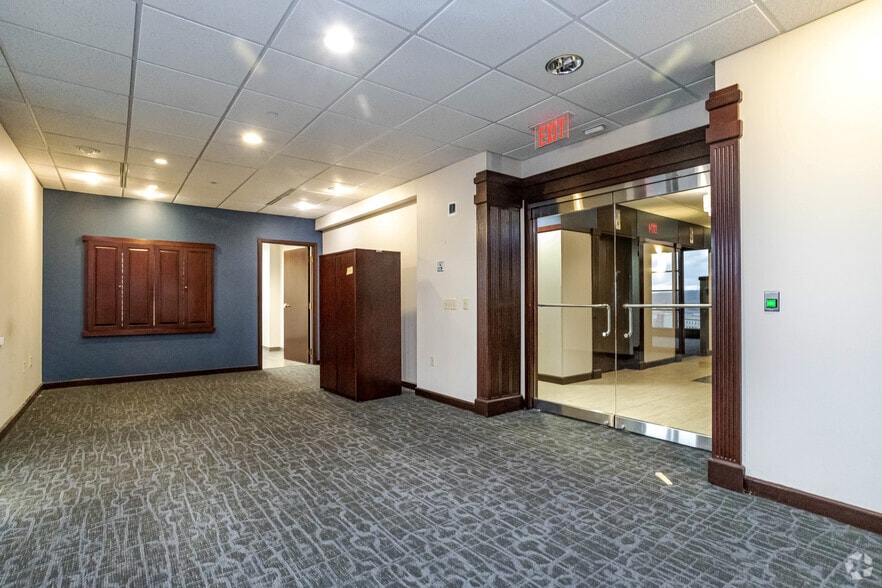 More Photos Of 26-28 E Main St, Rochester Office Residential For Lease