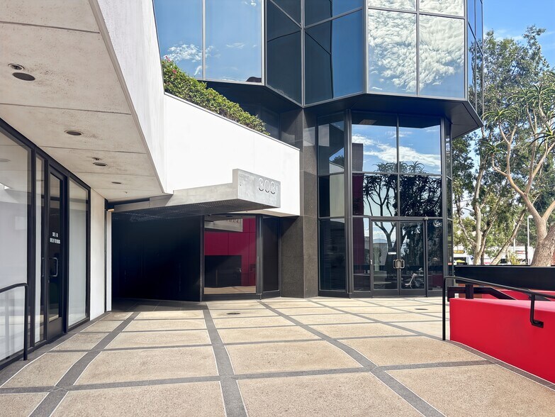 More Photos Of 303 N Glenoaks Blvd, Burbank Coworking Space