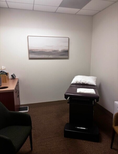 More Photos Of 555 Front St, San Francisco Office For Lease