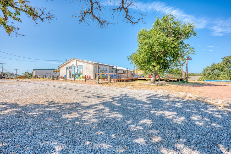 More Photos Of 106 Sunrise Dr, Sunrise Beach Restaurant For Sale