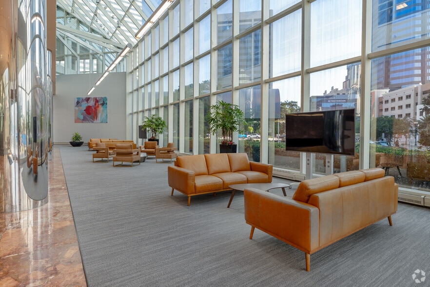 More Photos Of 225 Water St, Jacksonville Office For Lease