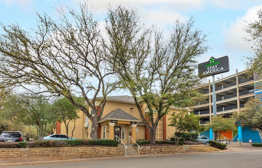 More Photos Of 1601 River Run, Fort Worth Hotel For Sale