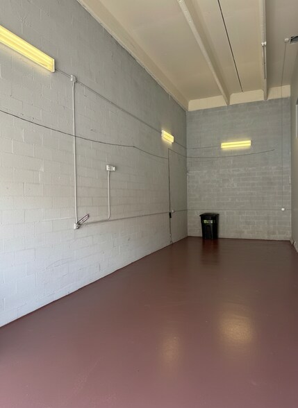 More Photos Of 4616 NW 133rd St, Opa Locka Warehouse For Lease