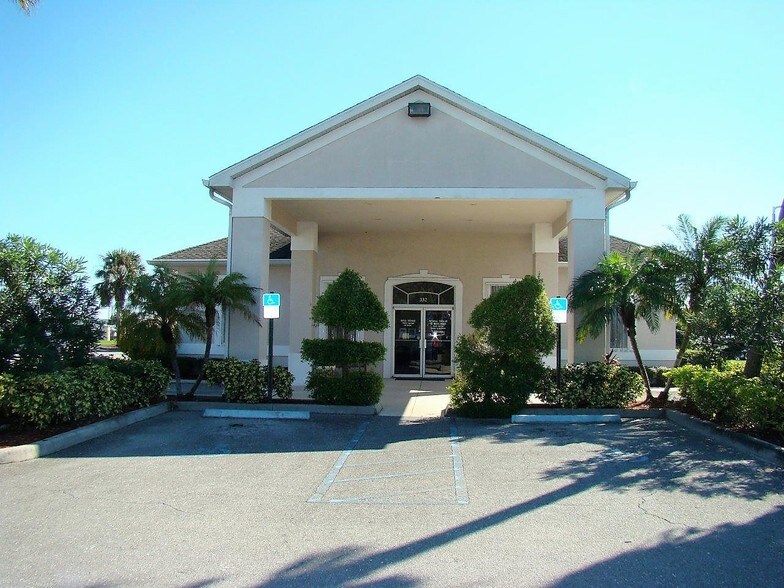 More Photos Of 332 SW 32nd St, Okeechobee Medical For Sale