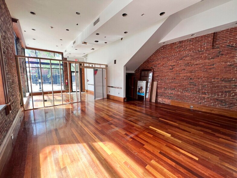 More Photos Of 366 W Broadway, Boston Storefront Retail Residential For Lease