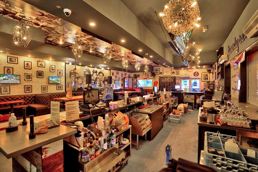 More Photos Of 835-841 NE 3rd Ave, Fort Lauderdale Bar For Sale