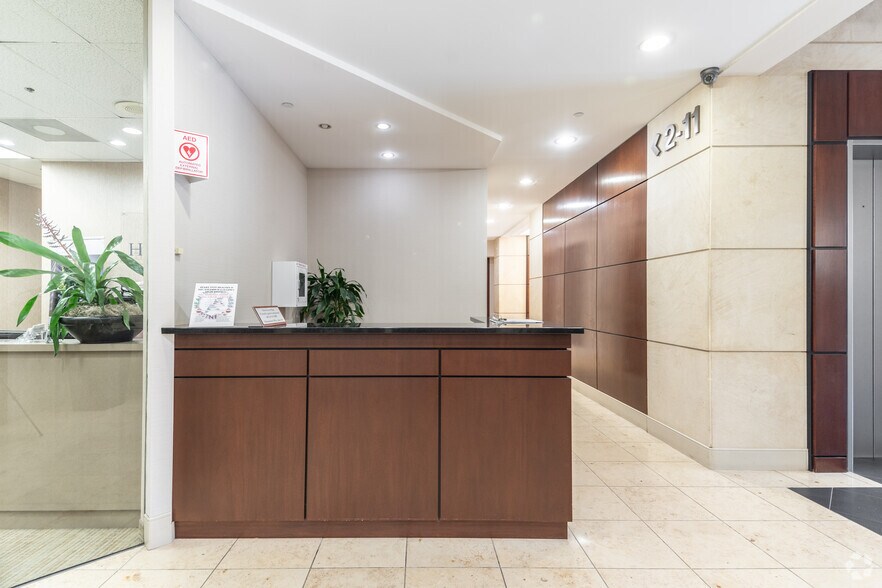 More Photos Of 12221 Merit Dr, Dallas Office For Lease