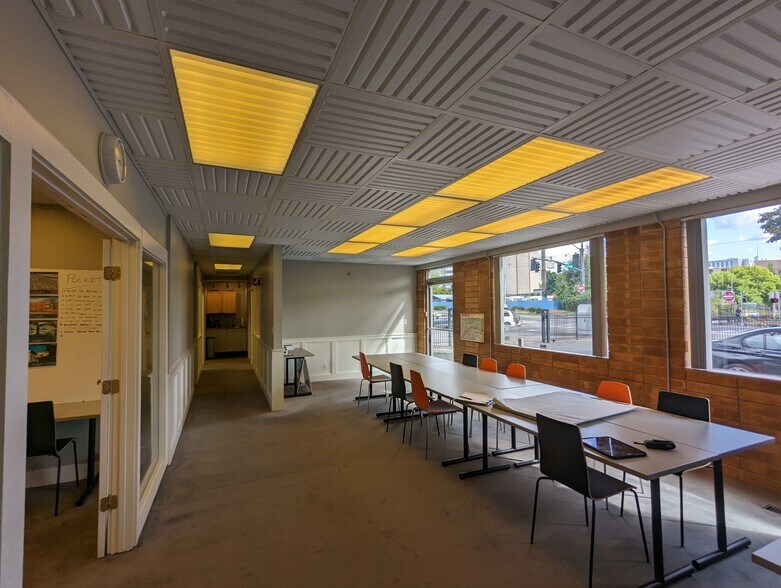More Photos Of 33-35 NE Weidler St, Portland Office For Sale