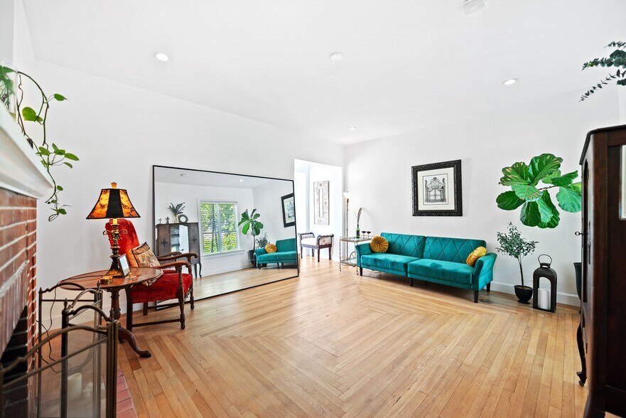 More Photos Of 36 Phoenetia Ave, Coral Gables Apartments For Sale