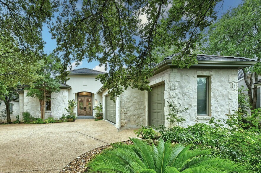 More Photos Of 2305 Barton Creek Blvd, Austin Apartments For Sale