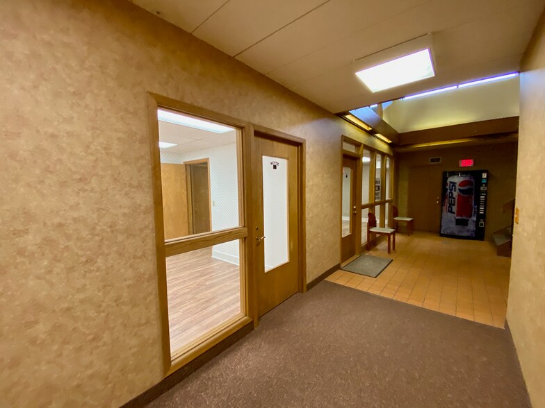 More Photos Of 69 N Lake St, Forest Lake Office For Lease