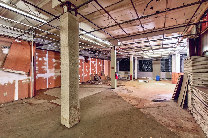 More Photos Of 1280 Niagara St, Buffalo Warehouse For Sale
