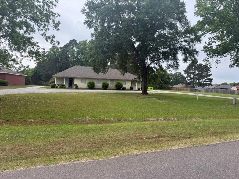 Primary Photo Of 195 Gossom Switch Rd, Wetumpka Office For Sale