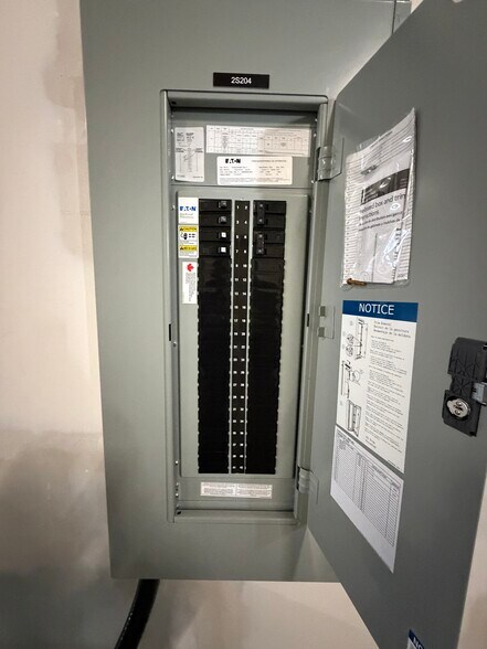 More Photos Of 8188 Manitoba St, Vancouver Light Distribution For Sale