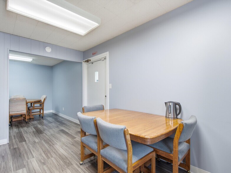 More Photos Of 35000-35008 Division Rd, Richmond Medical For Sale