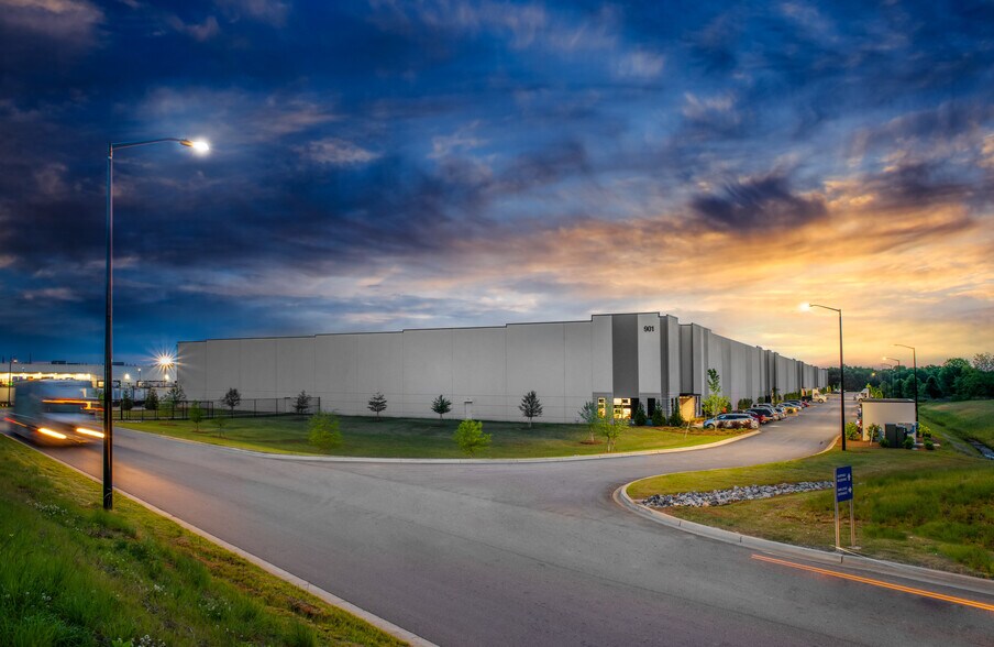More Photos Of 901 Victor Hill Rd, Greer Distribution For Lease