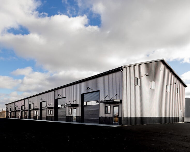 Primary Photo Of 71 N Kings Chapel Dr, Troy Light Manufacturing For Sale