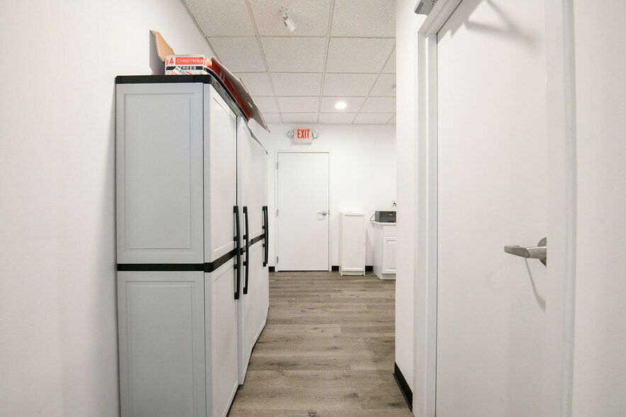 More Photos Of 570-572 Boston Post Rd, Milford Storefront Retail Office For Sale