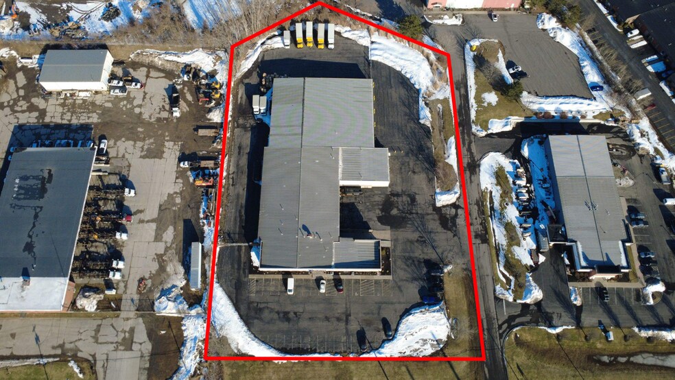 More Photos Of 6800 Northern Blvd, East Syracuse Truck Terminal For Lease