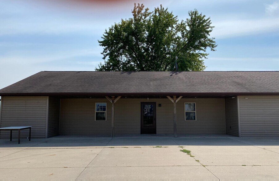 More Photos Of W2003 State Road 21, Berlin Daycare Center For Sale