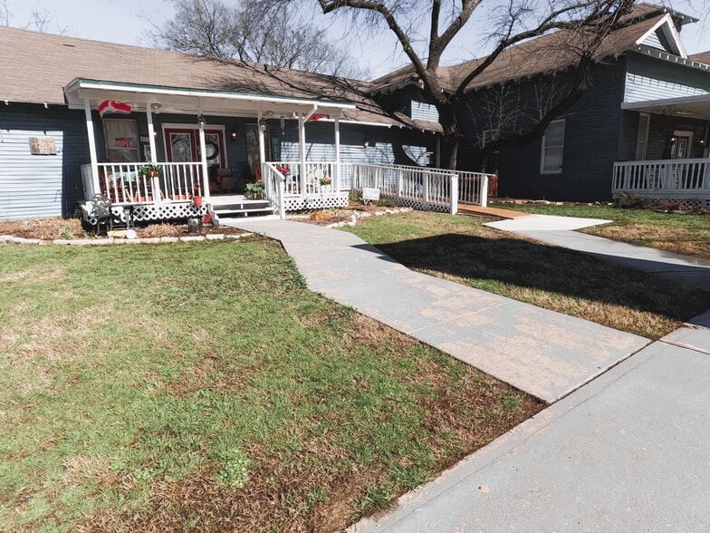 More Photos Of 1251 S State Highway 205, Rockwall Restaurant For Sale