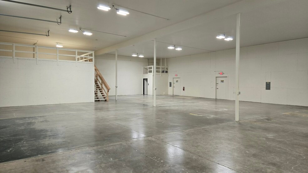 More Photos Of 21 N Skipworth Rd, Spokane Valley Showroom For Sale