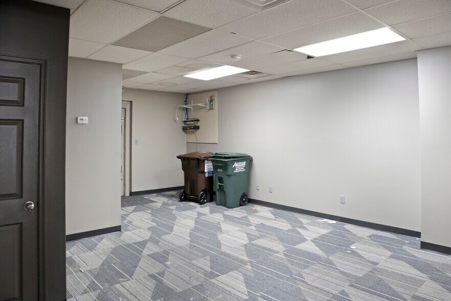 More Photos Of 40-16 82nd St, Elmhurst Storefront For Lease