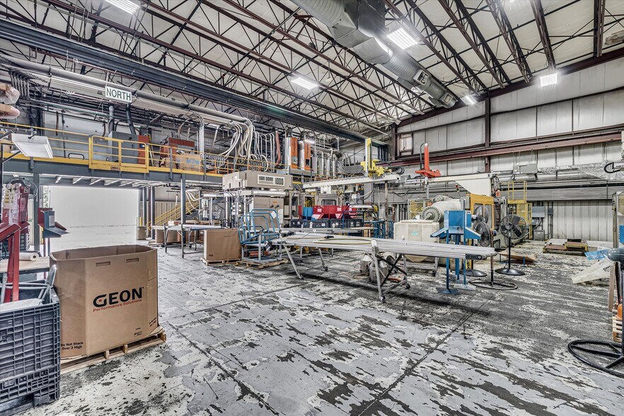 More Photos Of 202 1st St S, Kalona Manufacturing For Sale