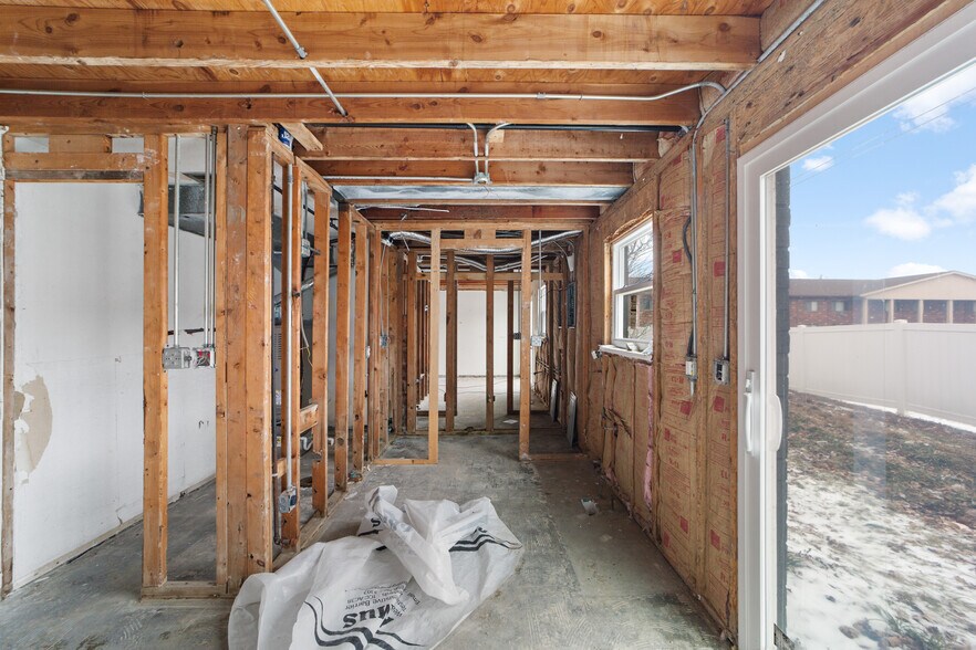 More Photos Of 3960 W Erie Ave, Lorain Apartments For Sale