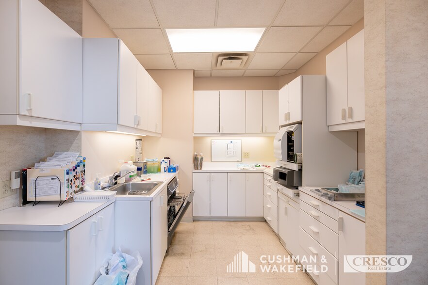 More Photos Of 2775 Bishop Rd, Wickliffe Medical For Sale