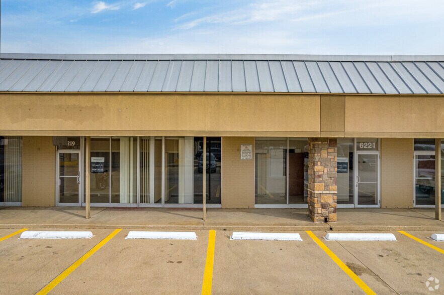 More Photos Of 6299 Granbury Rd, Fort Worth Unknown For Lease