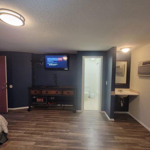 More Photos Of 1901 Rose Ave, Burlington Hotel For Sale