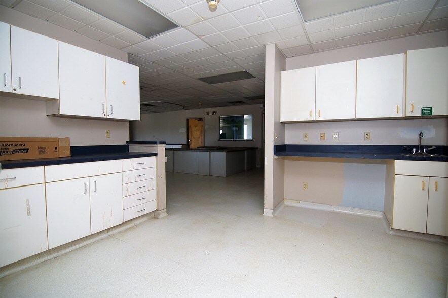 More Photos Of 555 E Eads Pky, Lawrenceburg Medical For Sale