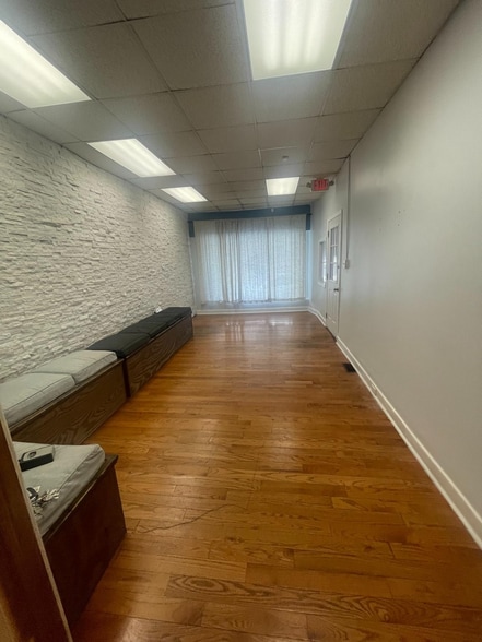 More Photos Of 107 N 6th St, Camden Office Residential For Sale