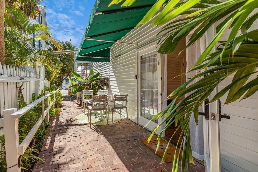 More Photos Of 1117 Duval St, Key West Hospitality For Sale